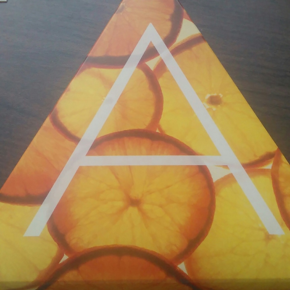 The A Box Glow baby Glow ( Avon )